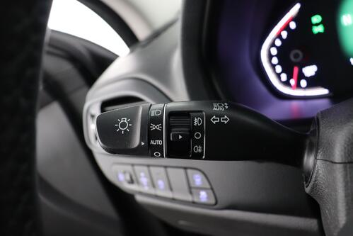 HYUNDAI i30 FASTBACK 1.5 T-GDI + GPS + CARPLAY + CAMERA + PDC + CRUISE + OPEN DAK + ALU 17