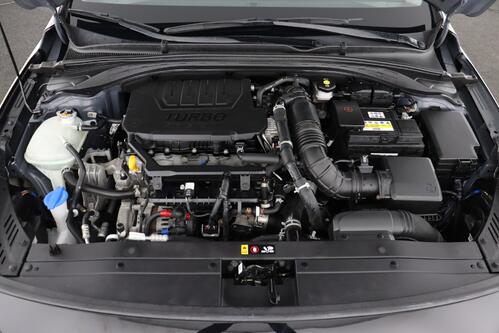 HYUNDAI i30 FASTBACK 1.5 T-GDI + GPS + CARPLAY + CAMERA + PDC + CRUISE + OPEN DAK + ALU 17