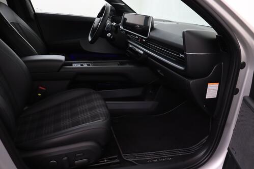 HYUNDAI IONIQ 6 FIRST EDITION 77.4 kWh  + A/T + GPS + CARPLAY + CAMERA + PDC + CRUISE (ACC) + ALU 20