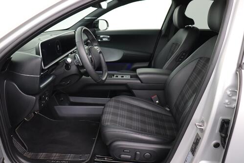 HYUNDAI IONIQ 6 FIRST EDITION 77.4 kWh  + A/T + GPS + CARPLAY + CAMERA + PDC + CRUISE (ACC) + ALU 20