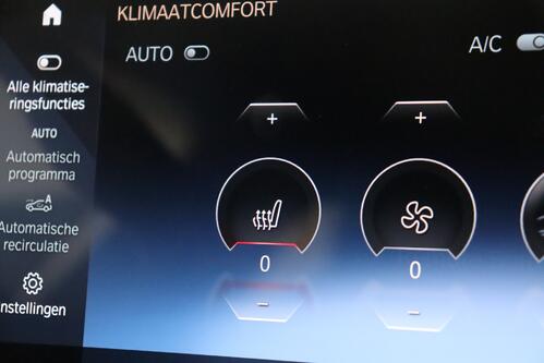 BMW iX XDRIVE 40 76.6 kWh + A/T + GPS + LEDER + CAMERA + PDC + CRUISE + ALU 