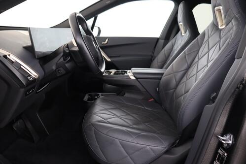 BMW iX XDRIVE 40 76.6 kWh + A/T + GPS + LEDER + CAMERA + PDC + CRUISE + ALU 