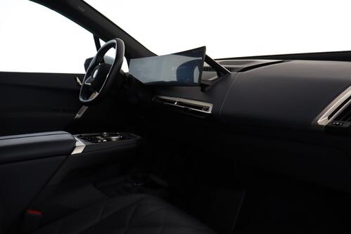 BMW iX XDRIVE 40 76.6 kWh + A/T + GPS + LEDER + CAMERA + PDC + CRUISE + ALU 
