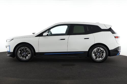 BMW iX XDRIVE 40 76.6 kWh + A/T + GPS + LEDER + CAMERA + PDC + CRUISE + ALU 