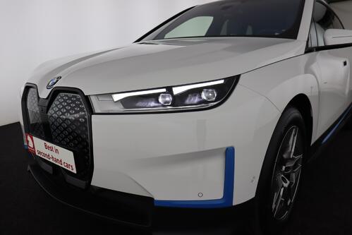BMW iX XDRIVE 40 76.6 kWh + A/T + GPS + LEDER + CAMERA + PDC + CRUISE + ALU 