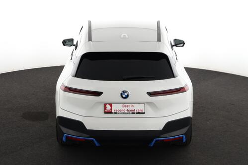 BMW iX XDRIVE 40 76.6 kWh + A/T + GPS + LEDER + CAMERA + PDC + CRUISE + ALU 