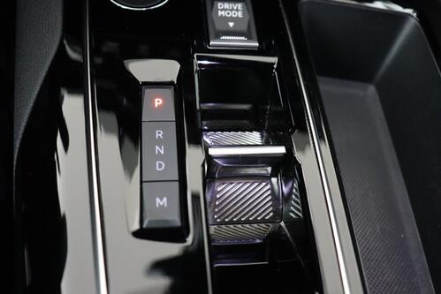 PEUGEOT 5008 GT + 7PL. + CARPLAY + GPS + CAMERA + PDC + CRUISE (ACC) + ALU 