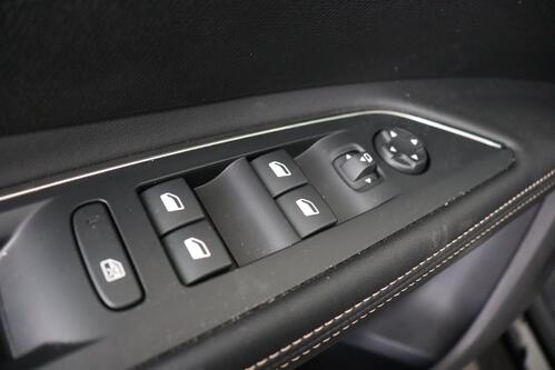 PEUGEOT 5008 GT + 7PL. + CARPLAY + GPS + CAMERA + PDC + CRUISE (ACC) + ALU 