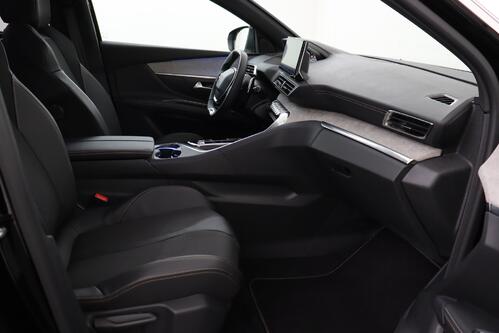 PEUGEOT 5008 GT + 7PL. + CARPLAY + GPS + CAMERA + PDC + CRUISE (ACC) + ALU 