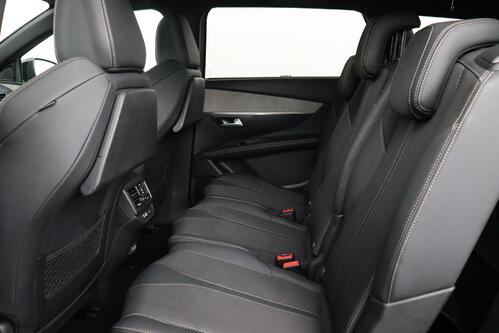 PEUGEOT 5008 1.2 i GT + 7PL. + CARPLAY + GPS + CAMERA + PDC + CRUISE (ACC) + HALF-LEDER + ALU 18