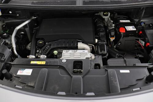 PEUGEOT 5008 1.2 i GT + 7PL. + CARPLAY + GPS + CAMERA + PDC + CRUISE (ACC) + HALF-LEDER + ALU 18