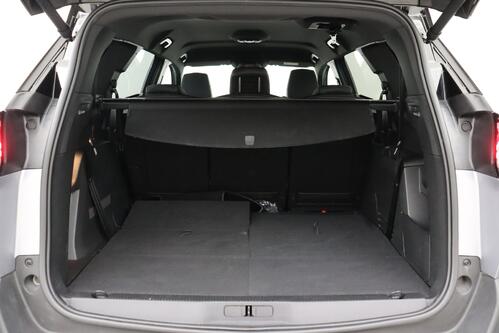 PEUGEOT 5008 1.2 i GT + 7PL. + CARPLAY + GPS + CAMERA + PDC + CRUISE (ACC) + HALF-LEDER + ALU 18