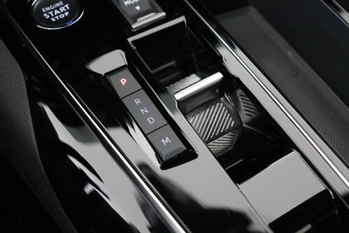 PEUGEOT 5008 1.2 i GT + 7PL. + CARPLAY + GPS + CAMERA + PDC + CRUISE (ACC) + HALF-LEDER + ALU 18