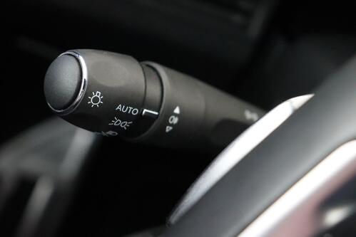 PEUGEOT 5008 1.2 i GT + 7PL. + CARPLAY + GPS + CAMERA + PDC + CRUISE (ACC) + HALF-LEDER + ALU 18