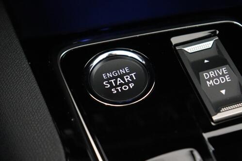 PEUGEOT 5008 1.2 i GT + 7PL. + CARPLAY + GPS + CAMERA + PDC + CRUISE (ACC) + HALF-LEDER + ALU 18