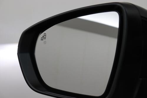 PEUGEOT 5008 1.2 i GT + 7PL. + CARPLAY + GPS + CAMERA + PDC + CRUISE (ACC) + HALF-LEDER + ALU 18