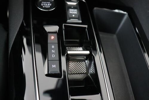 PEUGEOT 5008 GT  + 7PL. + CARPLAY + GPS + CAMERA + PDC + CRUISE + ALU 
