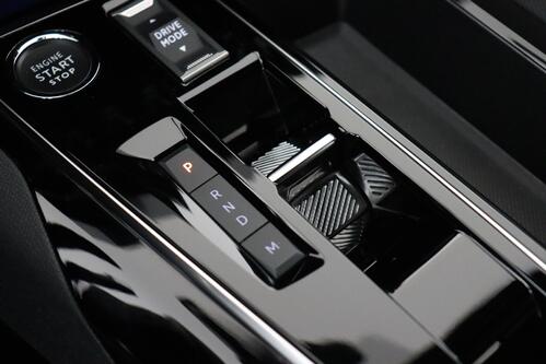 PEUGEOT 5008 GT-LINE 1.2 PURETECH EAT8 + A/T + 7PL. + GPS + CARPLAY + CAMERA + PDC + CRUISE(ACC) + ALU 18