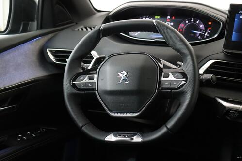 PEUGEOT 5008 GT-LINE 1.2 PURETECH EAT8 + A/T + 7PL. + GPS + CARPLAY + CAMERA + PDC + CRUISE(ACC) + ALU 18