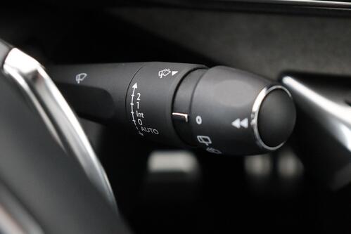 PEUGEOT 5008 GT-LINE 1.2 PURETECH EAT8 + A/T + 7PL. + GPS + CARPLAY + CAMERA + PDC + CRUISE(ACC) + ALU 18