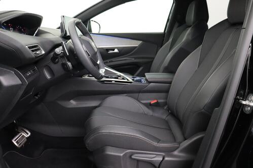 PEUGEOT 5008 GT-LINE 1.2 PURETECH EAT8 + A/T + 7PL. + GPS + CARPLAY + CAMERA + PDC + CRUISE(ACC) + ALU 18