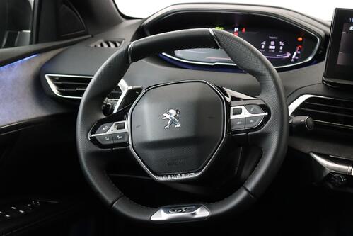PEUGEOT 5008 GT + 7 PL. + CARPLAY + GPS + CAMERA + PDC + CRUISE + ALU 18