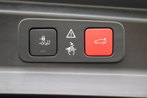 PEUGEOT 5008 GT + 7 PL. + CARPLAY + GPS + CAMERA + PDC + CRUISE + ALU 18