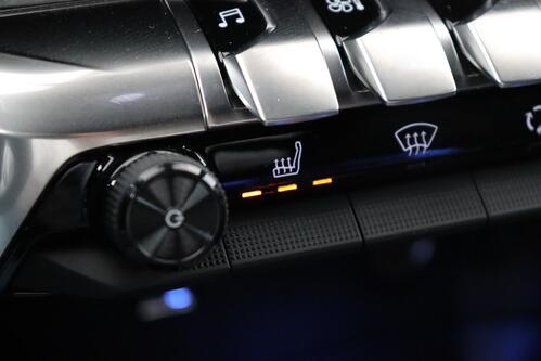 PEUGEOT 5008 GT + 7 PL. + CARPLAY + GPS + CAMERA + PDC + CRUISE + ALU 18
