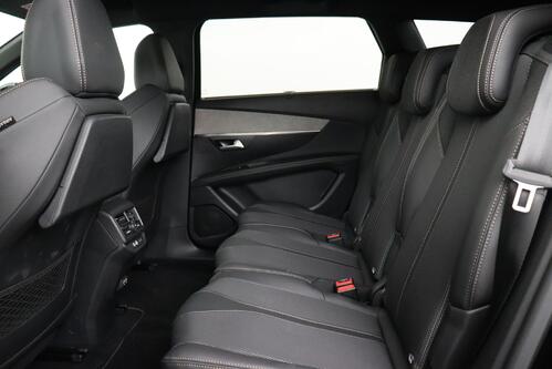 PEUGEOT 5008 GT + 7 PL. + CARPLAY + GPS + CAMERA + PDC + CRUISE + ALU 18