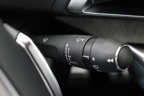 PEUGEOT 5008 GT + 7 PL. + CARPLAY + GPS + CAMERA + PDC + CRUISE + ALU 18