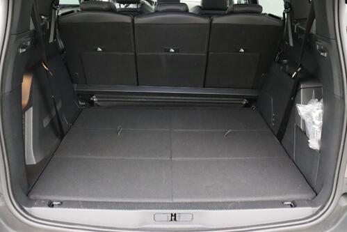 PEUGEOT 5008 GT-LINE 1.2 PURETECH EAT8  + 7PL. + A/T + GPS + CARPLAY + CAMERA + PDC + CRUISE(ACC) + ALU 18