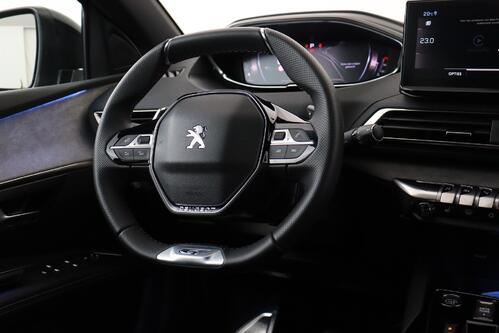 PEUGEOT 5008 GT-LINE 1.2 PURETECH EAT8  + 7PL. + A/T + GPS + CARPLAY + CAMERA + PDC + CRUISE(ACC) + ALU 18