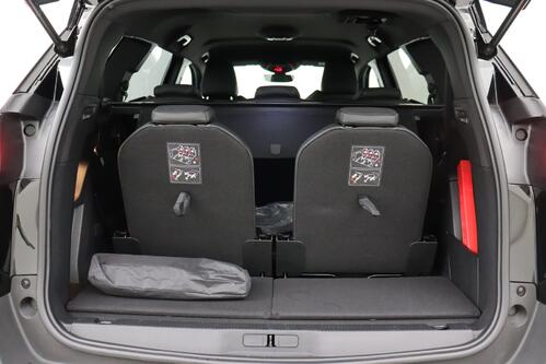 PEUGEOT 5008 GT 1.2 PURETECH EAT8 + A/T +7PL. + GPS + CARPLAY + CAMERA + PDC + CRUISE + ALU 