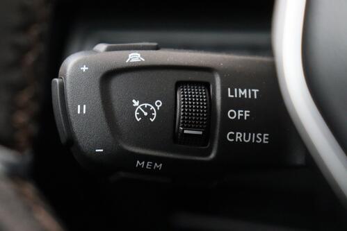 PEUGEOT 5008 GT 1.2 PURETECH EAT8 + A/T +7PL. + GPS + CARPLAY + CAMERA + PDC + CRUISE + ALU 