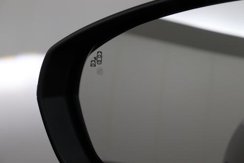 PEUGEOT 5008 GT 1.2 PURETECH EAT8 + A/T +7PL. + GPS + CARPLAY + CAMERA + PDC + CRUISE + ALU 