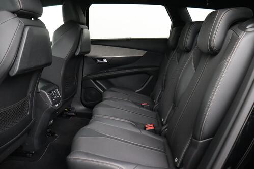 PEUGEOT 5008 GT 1.2 PURETECH EAT8 + A/T +7PL. + GPS + CARPLAY + CAMERA + PDC + CRUISE + ALU 