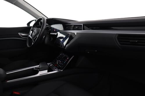 AUDI e-tron QUATTRO 55 ADVANCE 86 kWh + A/T + GPS + LEDER + CAMERA + PDC + CRUISE + ALU 