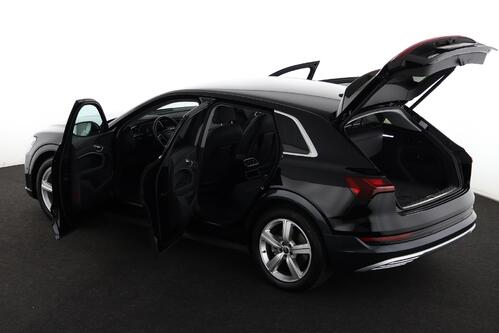 AUDI e-tron QUATTRO 55 ADVANCE 86 kWh + A/T + GPS + LEDER + CAMERA + PDC + CRUISE + ALU 