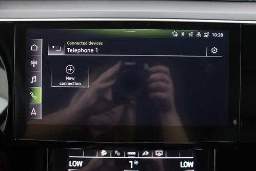 AUDI e-tron QUATTRO 55 ADVANCE 86 kWh + A/T + GPS + LEDER + CAMERA + PDC + CRUISE + ALU 