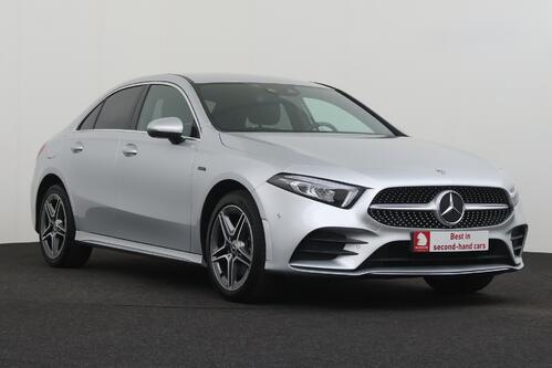 MERCEDES-BENZ A  250 e iA AMG- LINE  + GPS + LEDER/ALCANTARA + CAMERA + PDC + CRUISE + ALU 