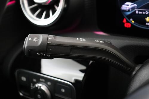 MERCEDES-BENZ A  250 e iA AMG- LINE  + GPS + LEDER/ALCANTARA + CAMERA + PDC + CRUISE + ALU 