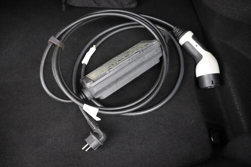 MERCEDES-BENZ A  250 e iA AMG- LINE  + GPS + LEDER/ALCANTARA + CAMERA + PDC + CRUISE + ALU 