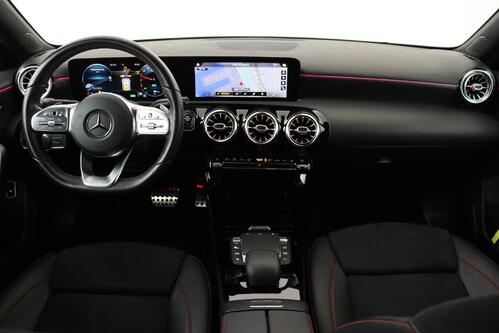 MERCEDES-BENZ A  250 e iA AMG- LINE  + GPS + LEDER/ALCANTARA + CAMERA + PDC + CRUISE + ALU 
