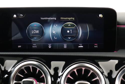 MERCEDES-BENZ A  250 e iA AMG- LINE  + GPS + LEDER/ALCANTARA + CAMERA + PDC + CRUISE + ALU 