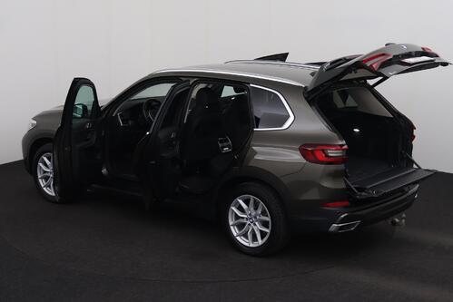 BMW X5 30D XDRIVE + CARPLAY + GPS + CAMERA + PDC + CRUISE (ACC) + LEDER + ALU 