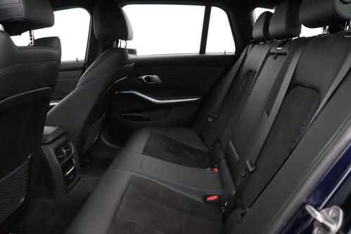 BMW 330 e iA TOURING + GPS + CARPLAY + LEDER/ALCANTARA + PDC + CRUISE + ALU 18