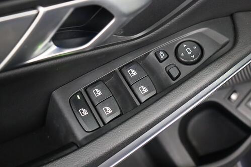 BMW 330 e iA TOURING + GPS + CARPLAY + LEDER/ALCANTARA + PDC + CRUISE + ALU 18