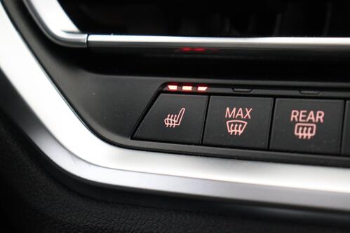 BMW 330 e iA TOURING + GPS + CARPLAY + LEDER/ALCANTARA + PDC + CRUISE + ALU 18