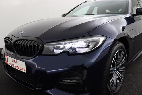 BMW 330 e iA TOURING + GPS + CARPLAY + LEDER/ALCANTARA + PDC + CRUISE + ALU 18