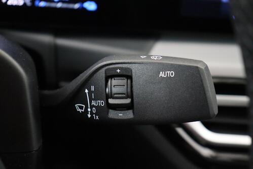 BMW 330  e iA xDrive  PHEV + GPS + CARPLAY + CAMERA + PDC + CRUISE + ALU 